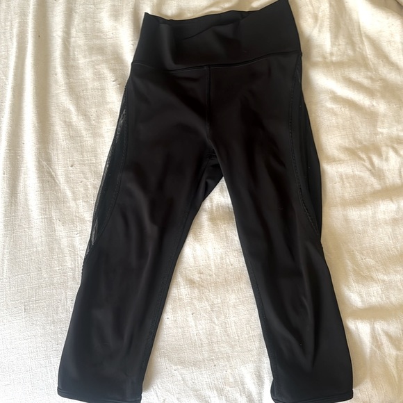 Lululemon size small capri leggings - Picture 3 of 5